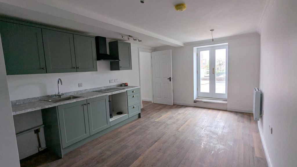 Property photo 1 of 4