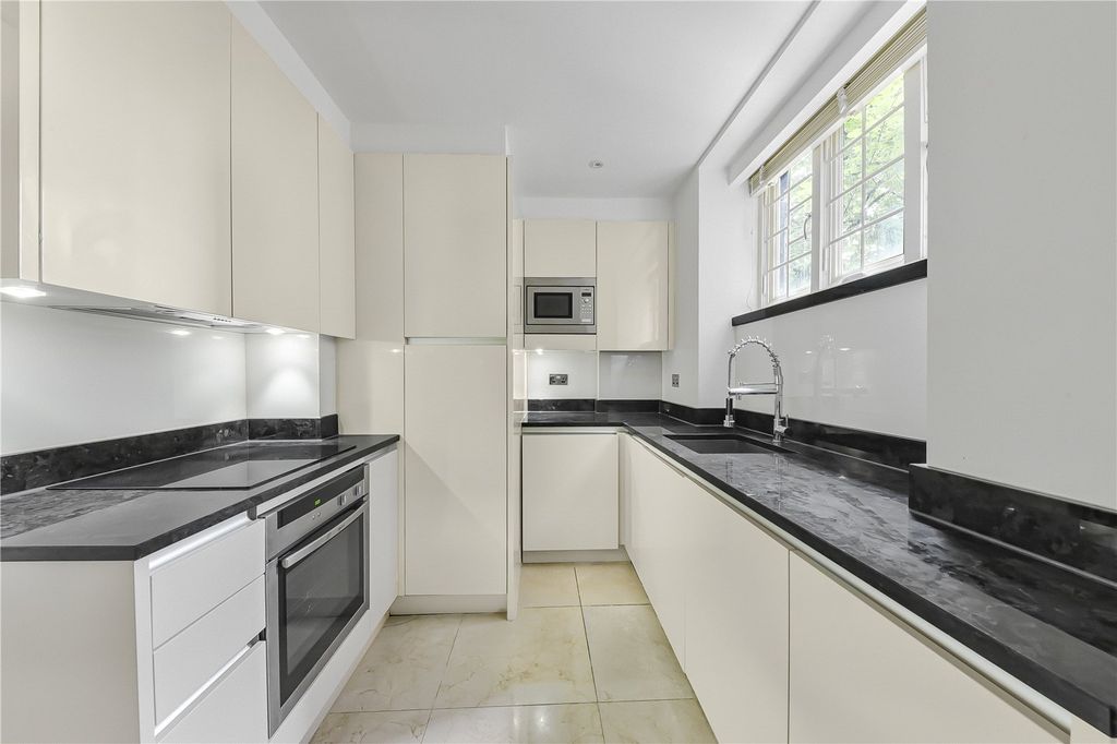 Property photo 3 of 21 Kitchen