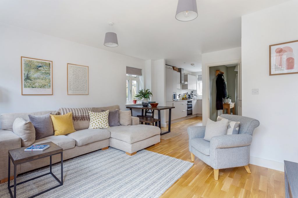 Property photo 1 of 13 Sitting Room
