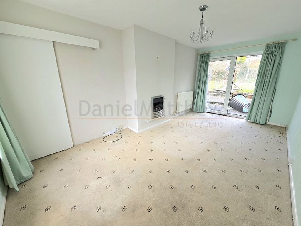 Property photo 3 of 21 Lounge