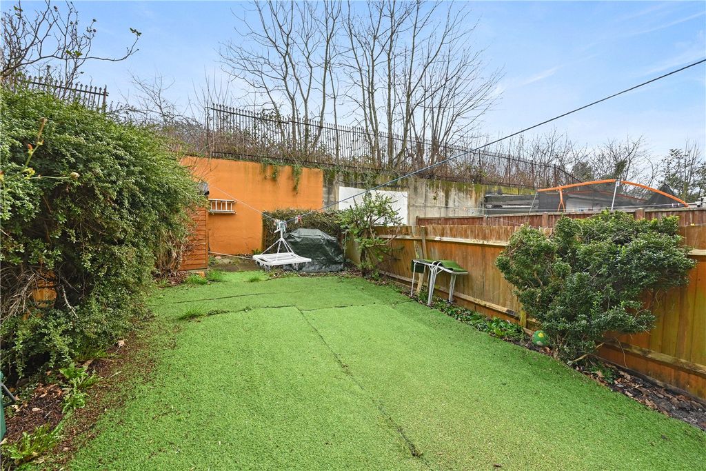 Property photo 3 of 8 Picture No. 18