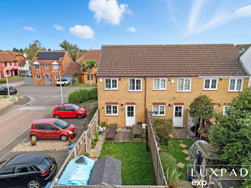 Property photo 2 of 18
