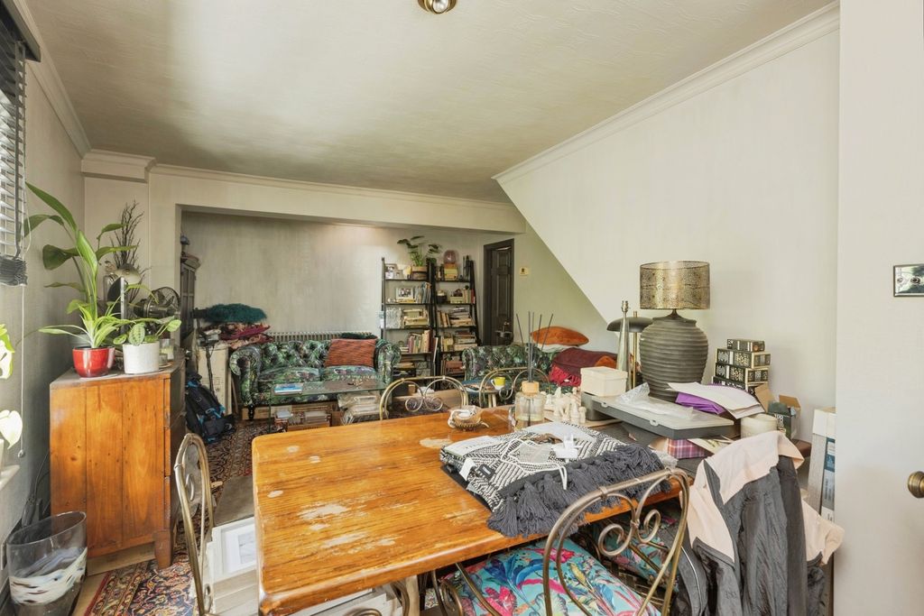 Property photo 2 of 16 Pbox-Img.Jpg