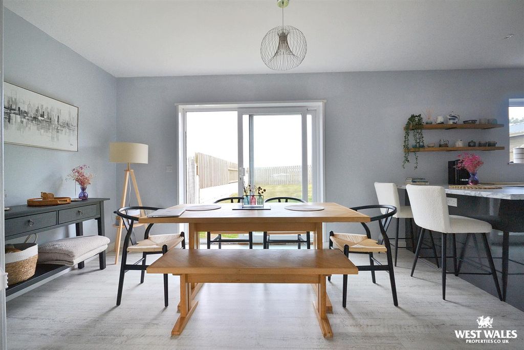 Property photo 3 of 23 Dining Room