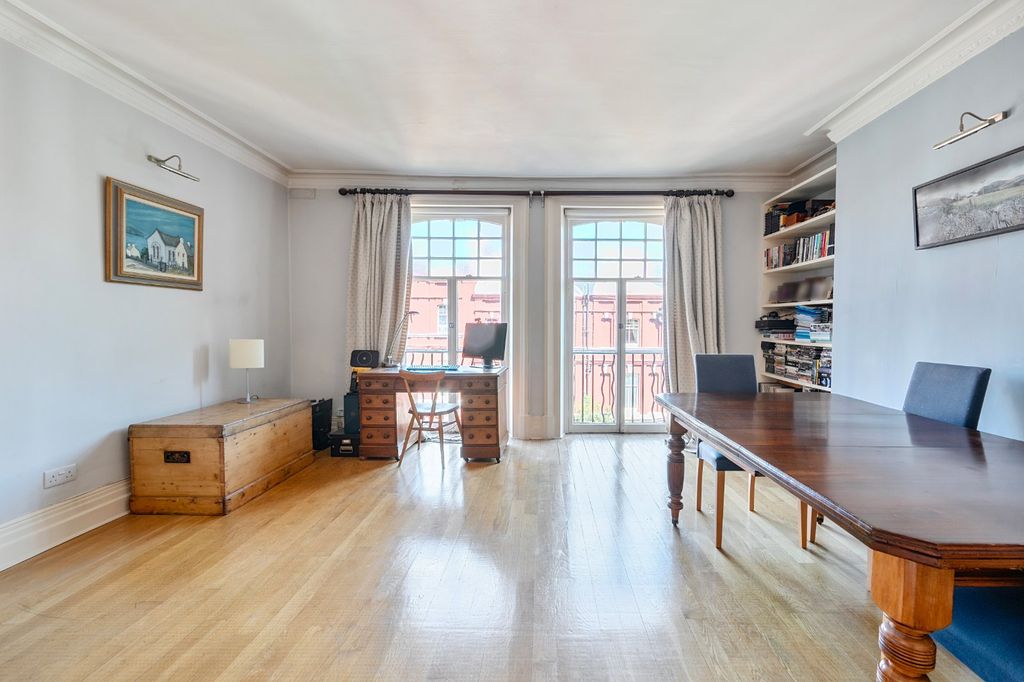 Property photo 1 of 28