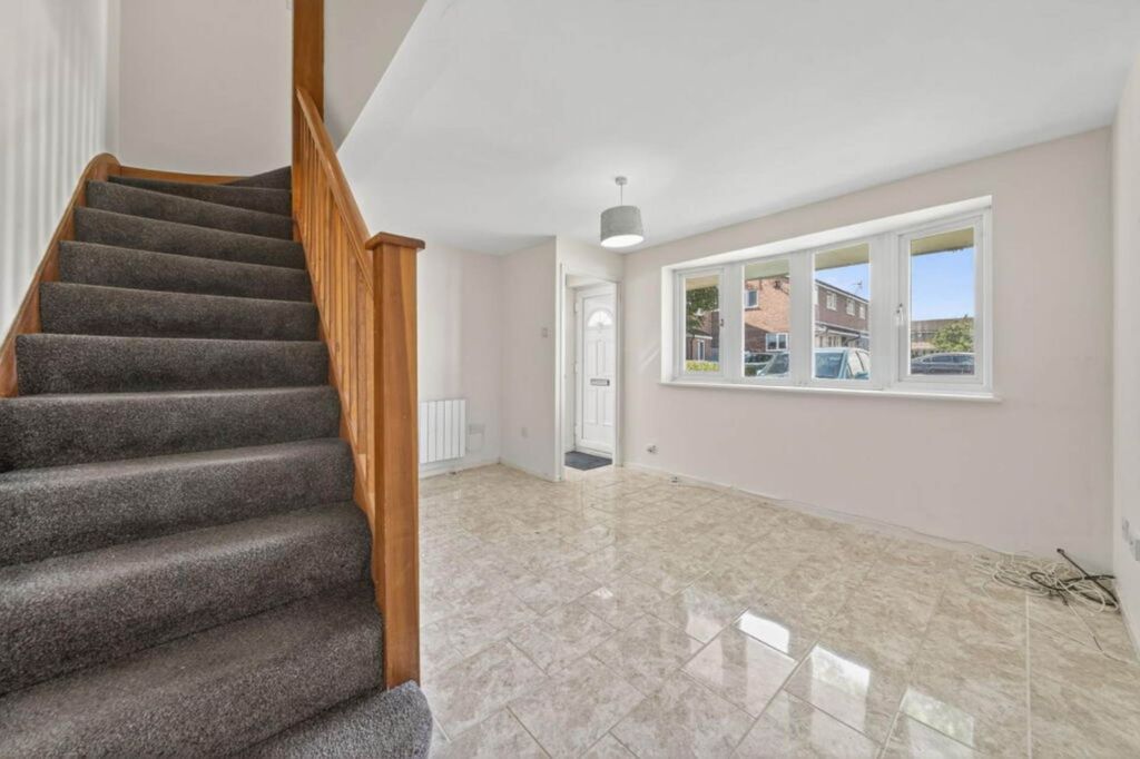 Property photo 3 of 19