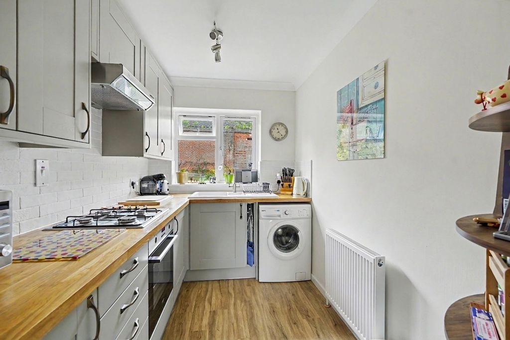 Property photo 3 of 12