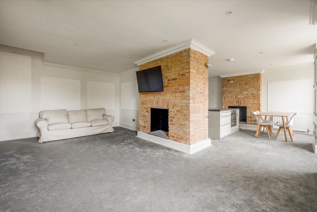 Property photo 2 of 13 Image