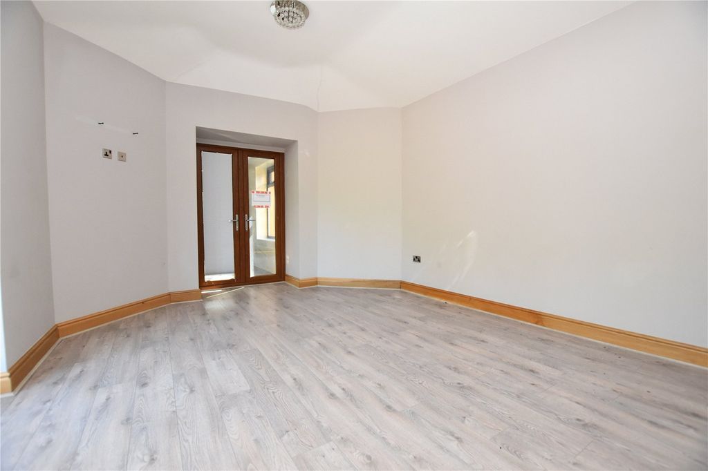 Property photo 3 of 39 Picture No. 76