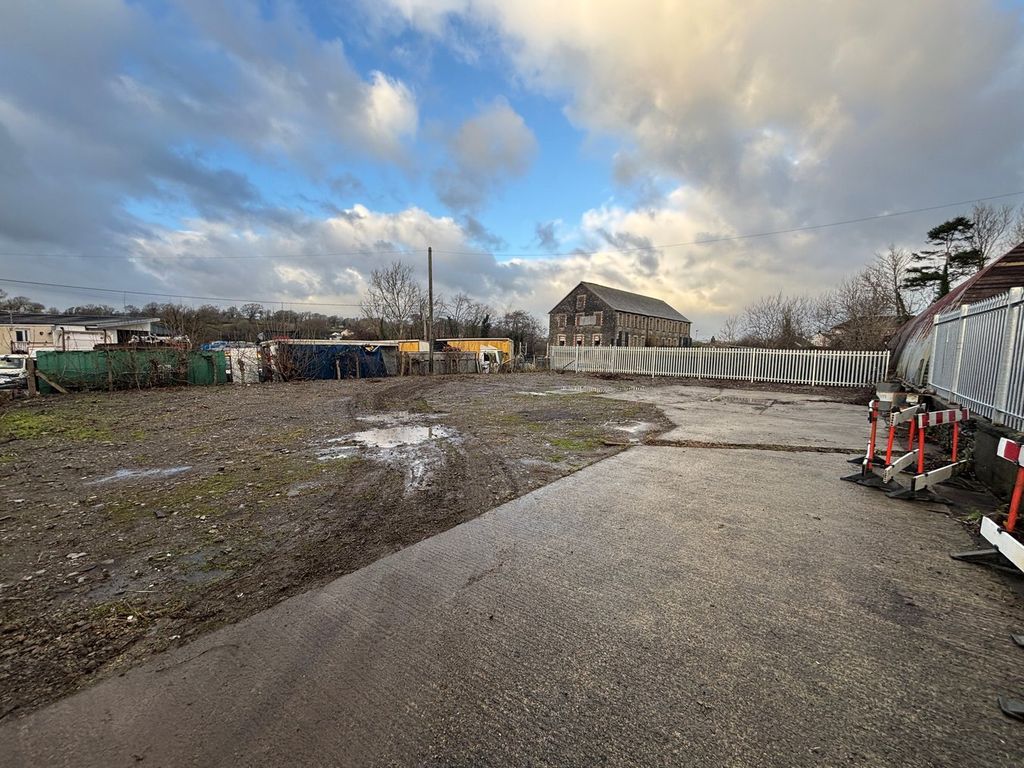 Property photo 1 of 4