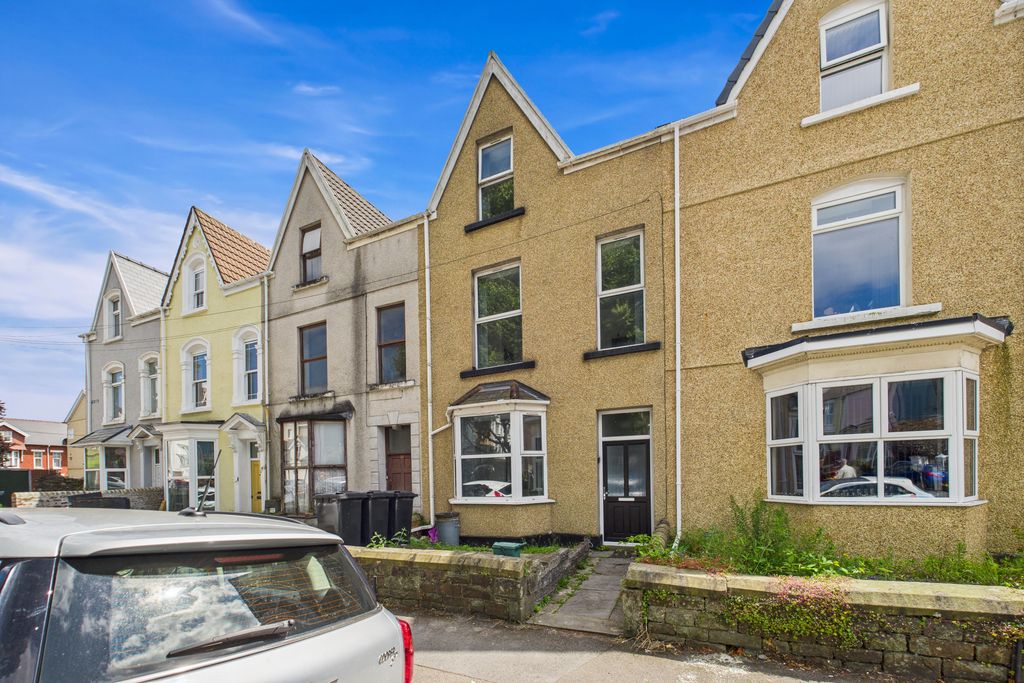 Property photo 1 of 22