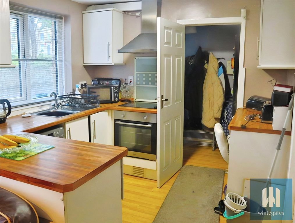 Property photo 2 of 8 Picture No. 30