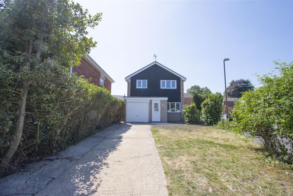 Property photo 1 of 14 Front