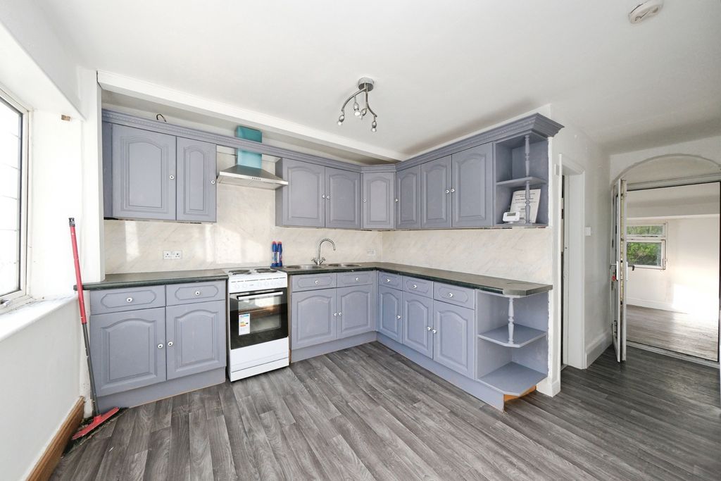 Property photo 3 of 16 Pbox-Img.Jpg