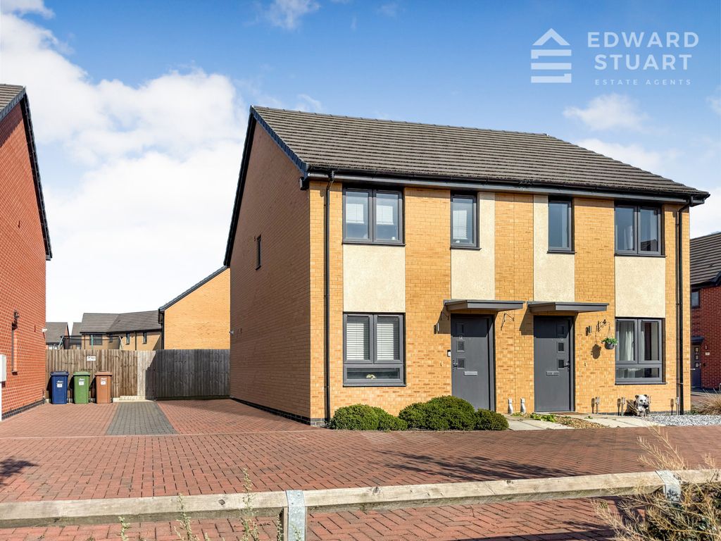 Property photo 1 of 11 2 Bedroom Semi Detached For Sale
