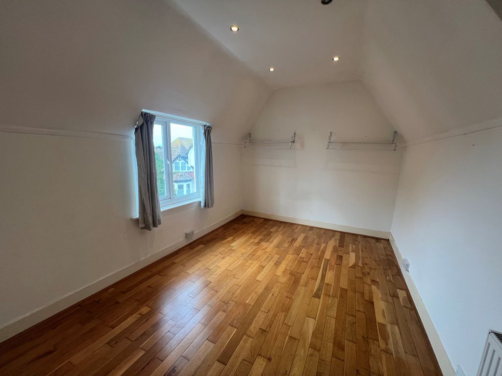Property photo 3 of 6 Bedroom 1
