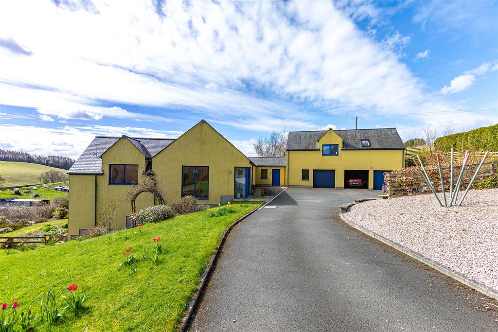 Property photo 1 of 84 Orchard Brow Clerklands Melrose 01.Jpg