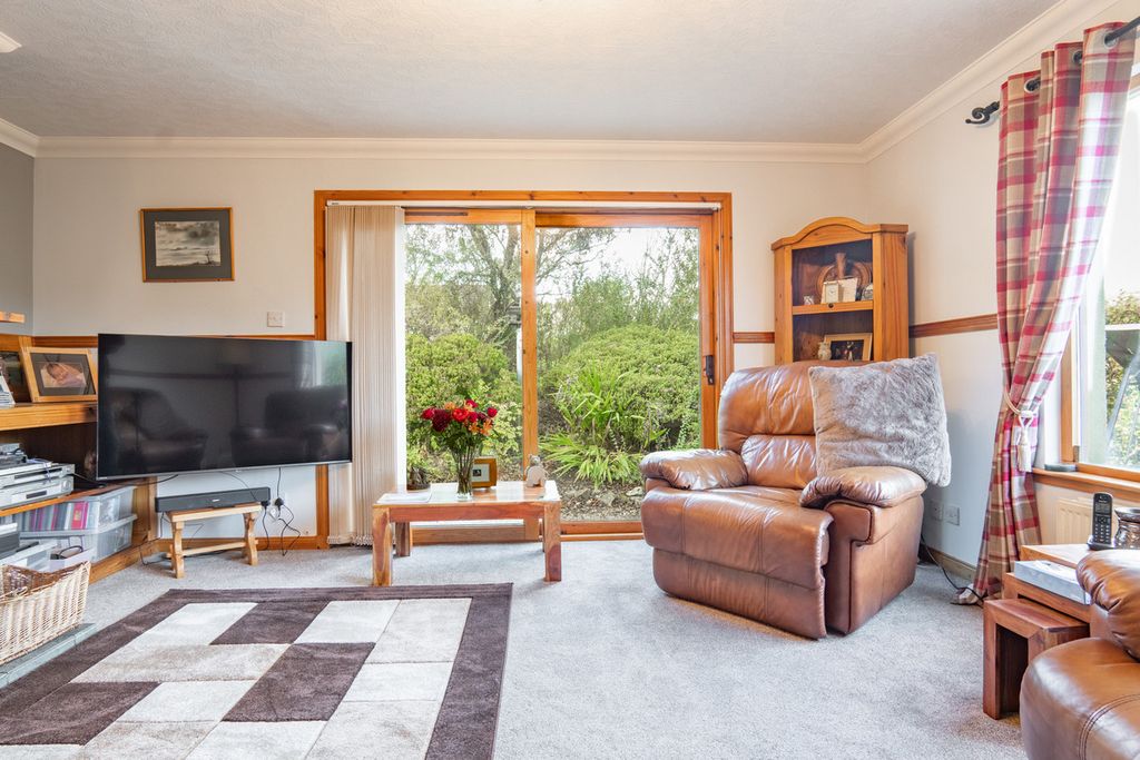 Property photo 3 of 46