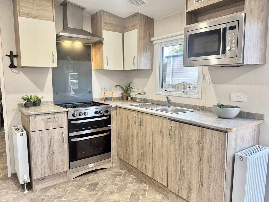 Property photo 1 of 8 Abi Trieste 2021 Car0064628 125412073.Jpeg