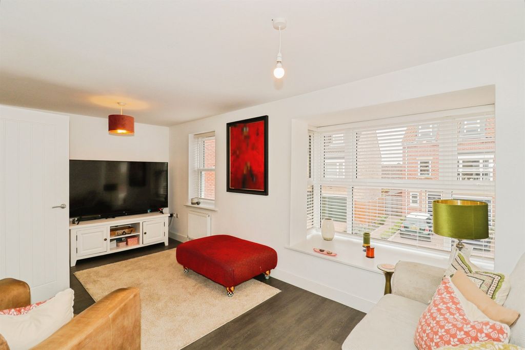 Property photo 3 of 17