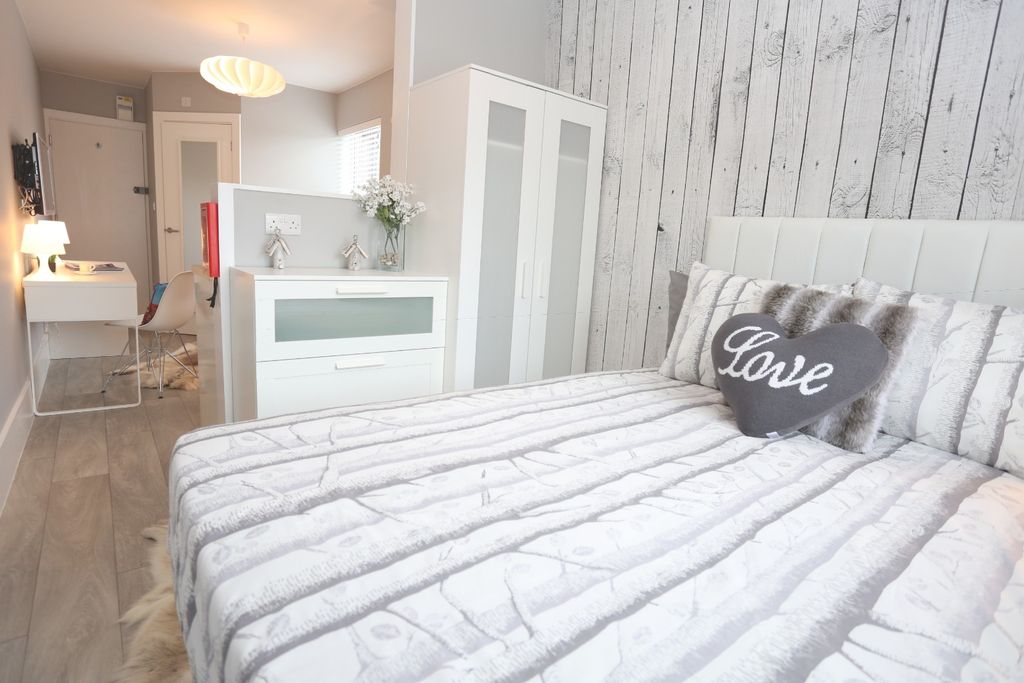 Property photo 2 of 12 3319081