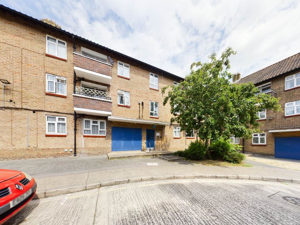 Property photo 3 of 8 External