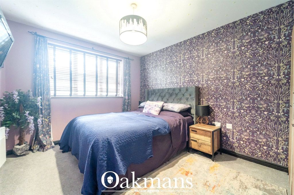 2 bed flat for saleDesign Close, Bromsgrove, Worcestershire B60 photo 4