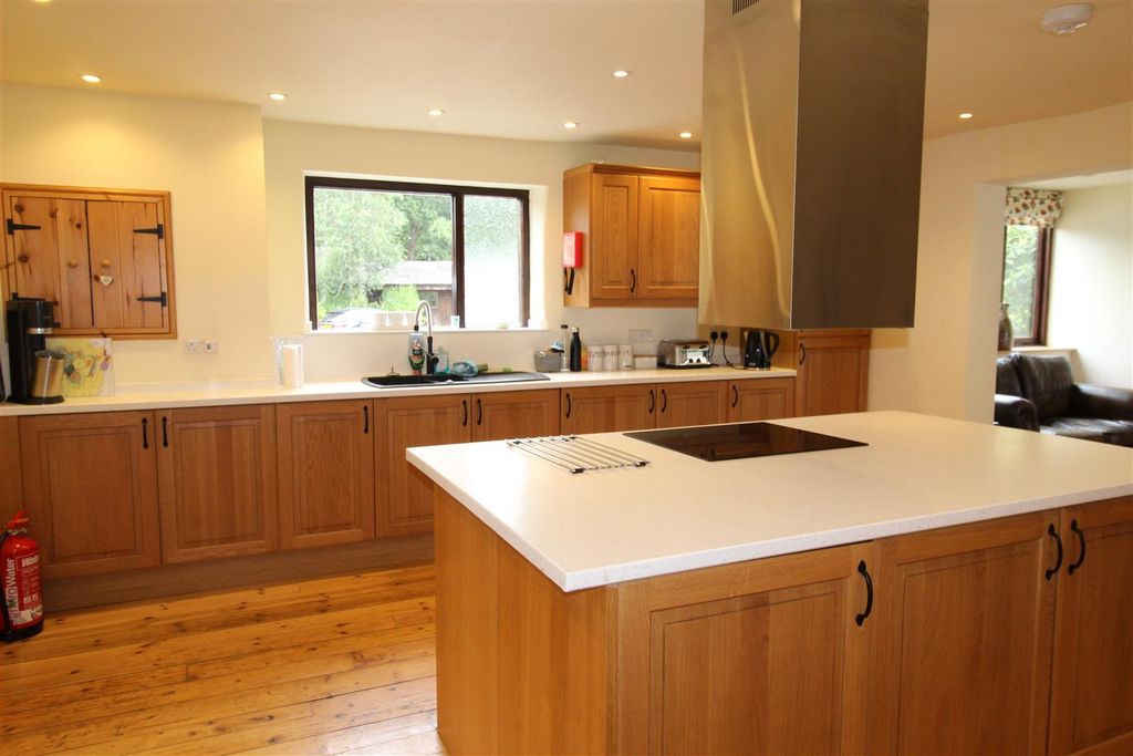 Property photo 3 of 13 Kitchen.Jpg