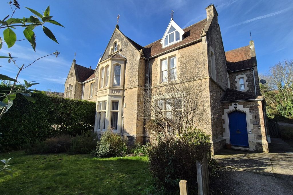 Property photo 1 of 17 Front