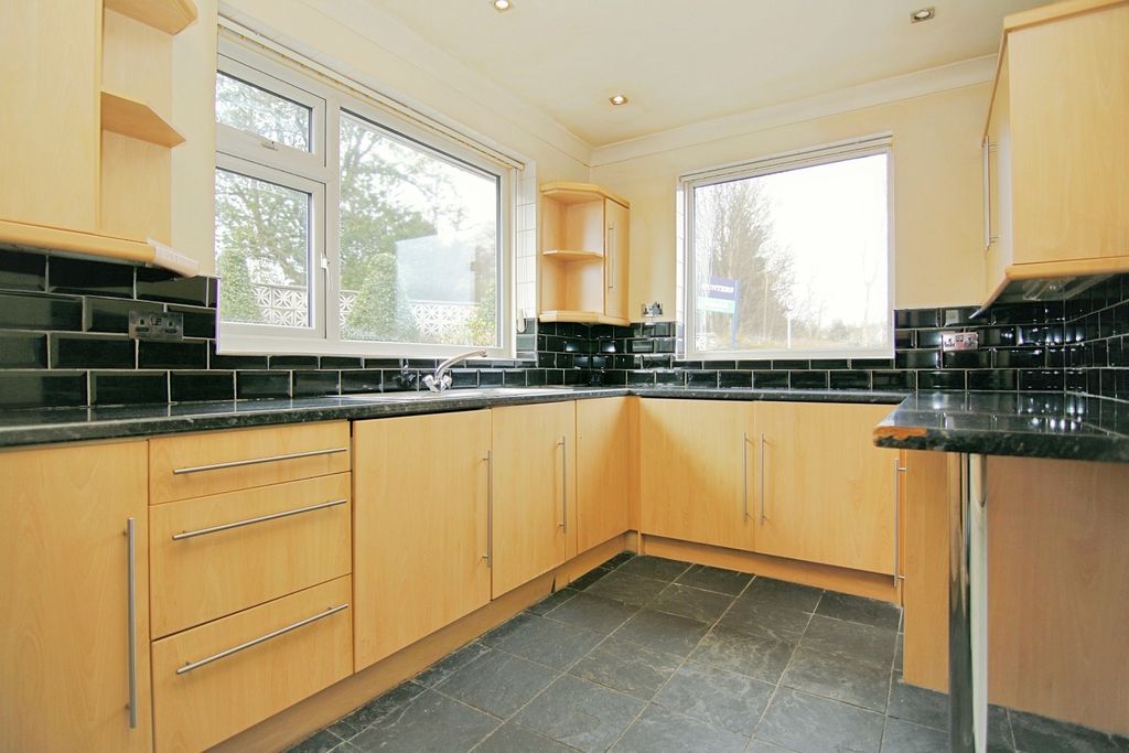 Property photo 2 of 19 Kitchen Diner