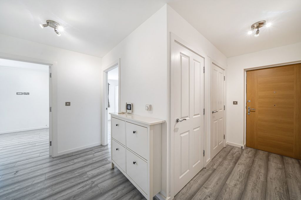 Property photo 3 of 20 1484850-9-6A3E4ba...