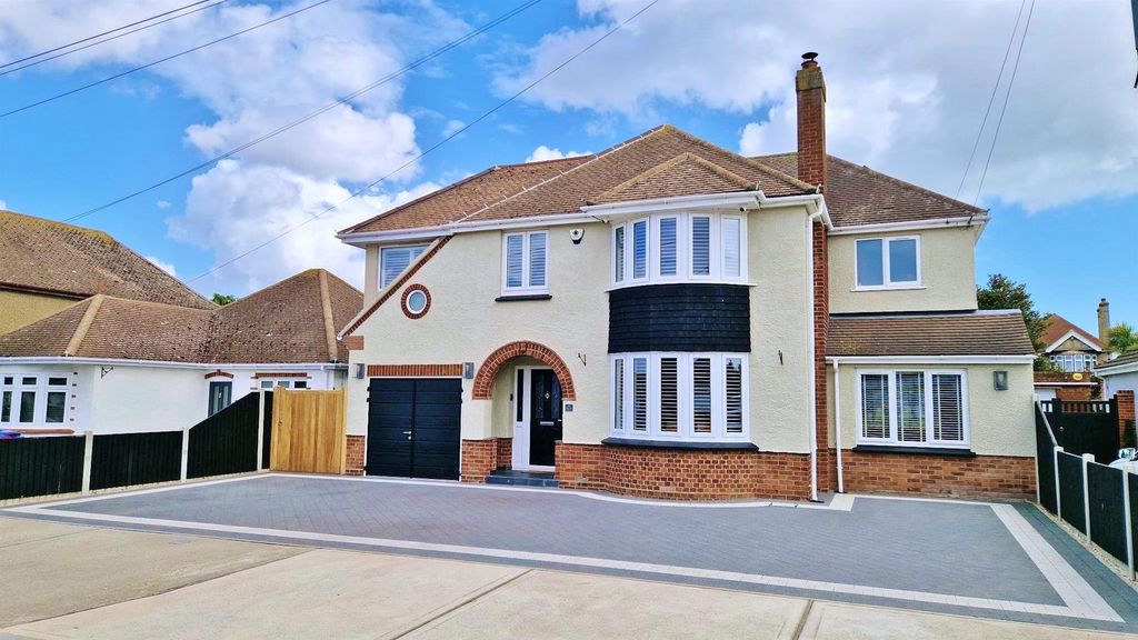 Property photo 1 of 34 Outside Front - 8 Mountview Road.Jpg