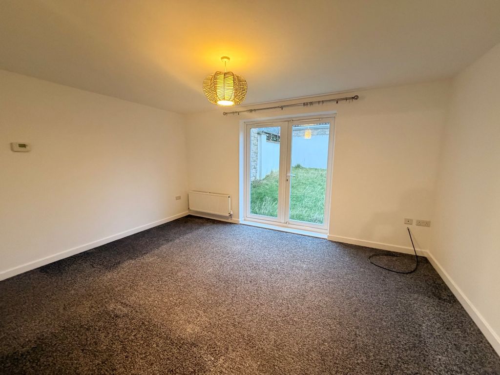 Property photo 3 of 8 Picture No. 06