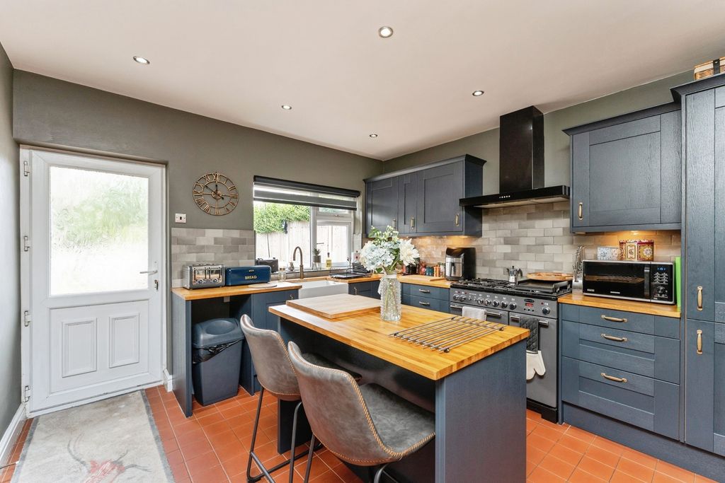 Property photo 2 of 29 Pbox-Img.Jpg