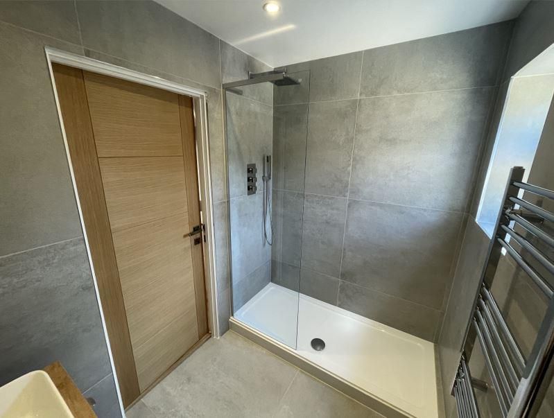 Property photo 3 of 11 Bathroom