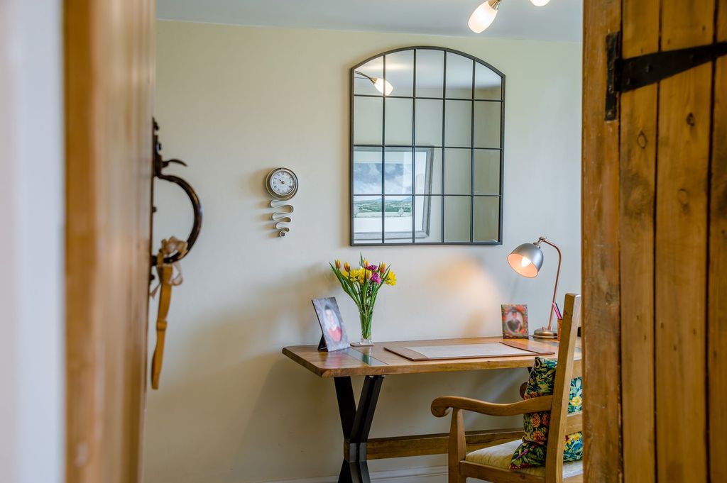 Property photo 3 of 37