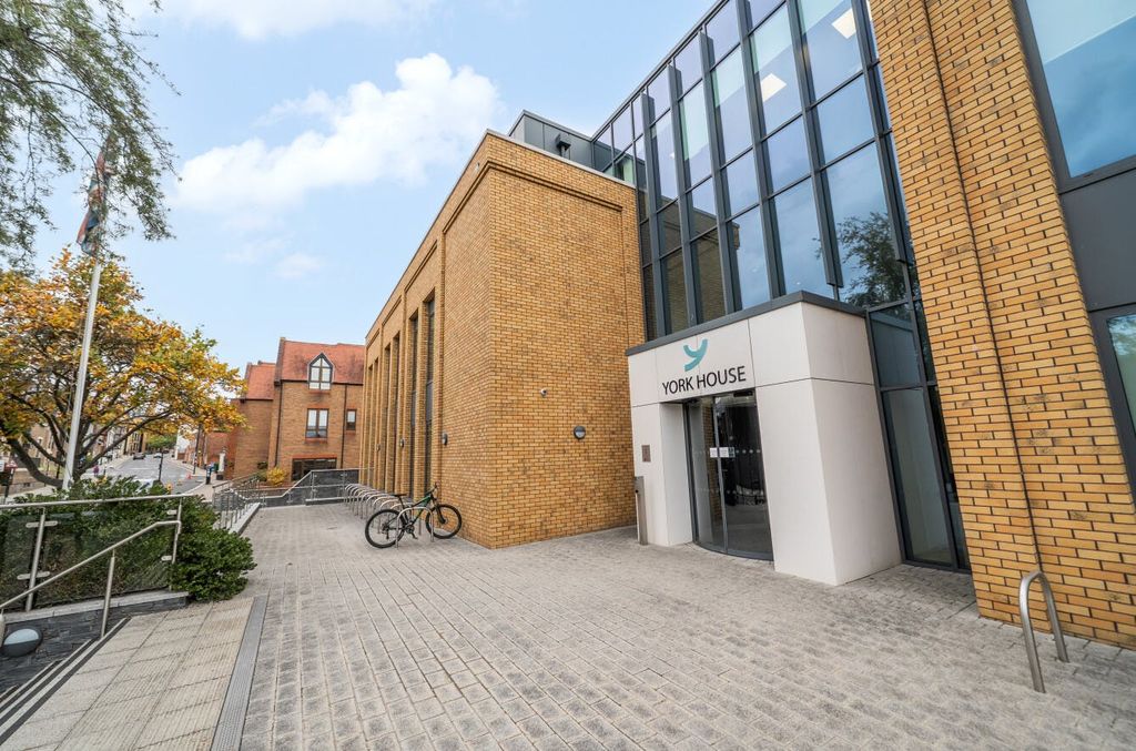 Property photo 2 of 15 13691081068F0E63F30A4B.Jpg