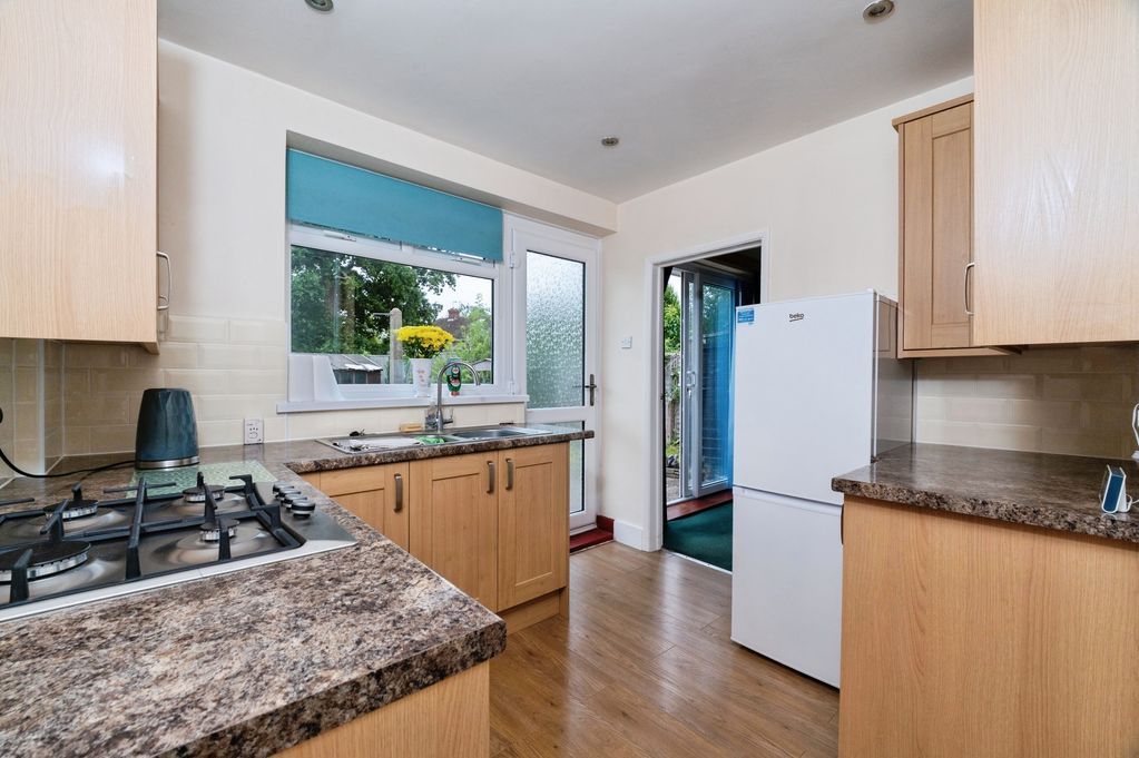 Property photo 3 of 18 Kitchen