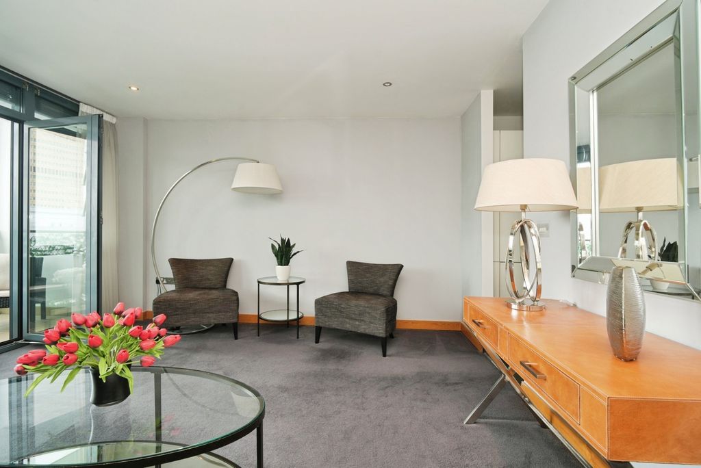 Property photo 3 of 19 Pbox-Img.Jpg