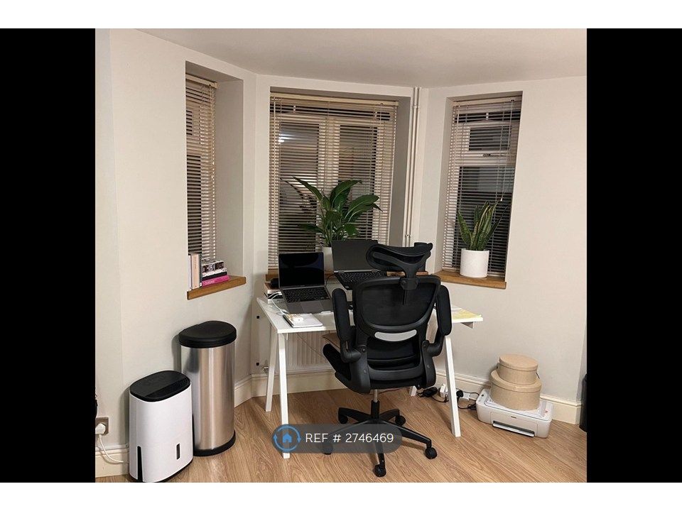 Property photo 3 of 5