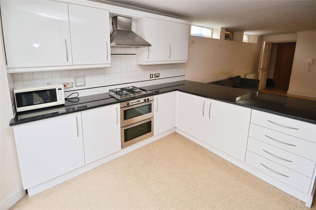 Property photo 3 of 14 Picture No. 15