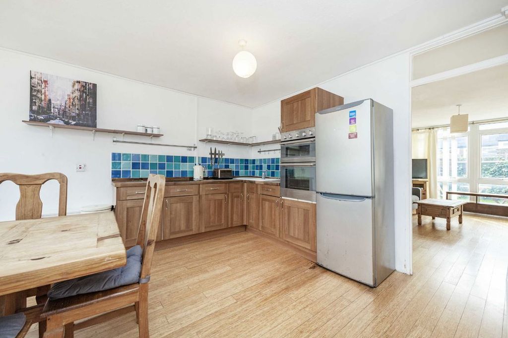 Property photo 3 of 7