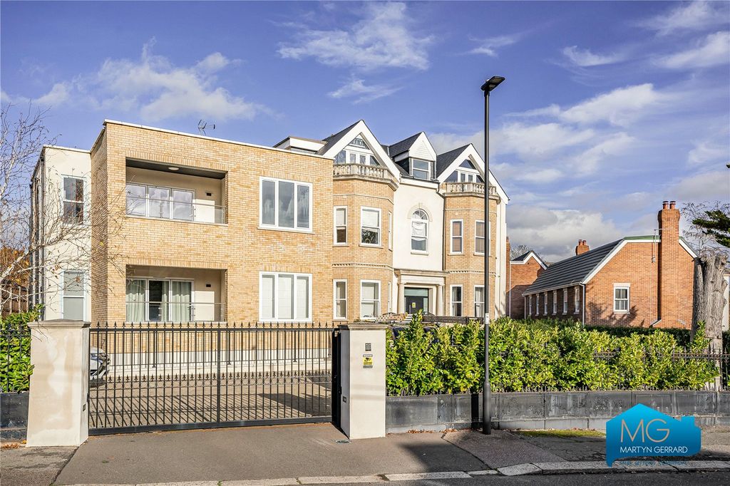 Property photo 1 of 23 Picture No. 12