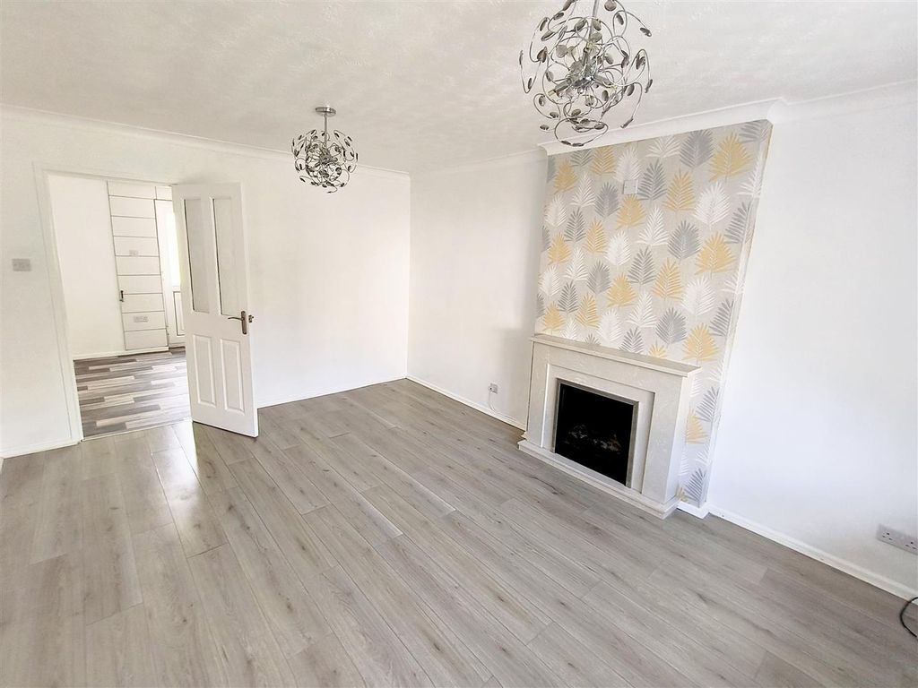Property photo 3 of 15 1000068513.Jpg