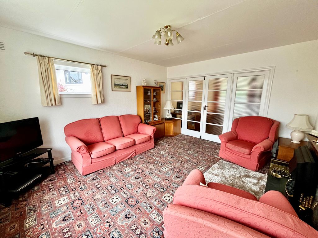 Property photo 2 of 27