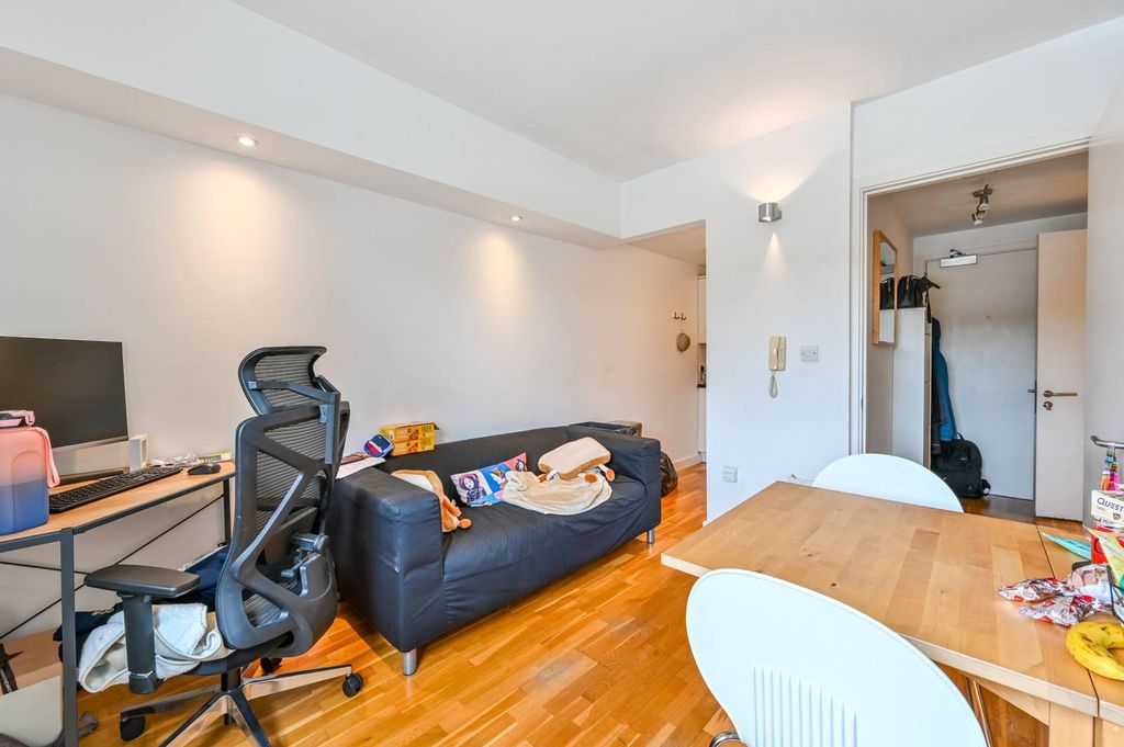 Property photo 2 of 7