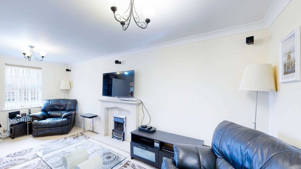 Property photo 3 of 24