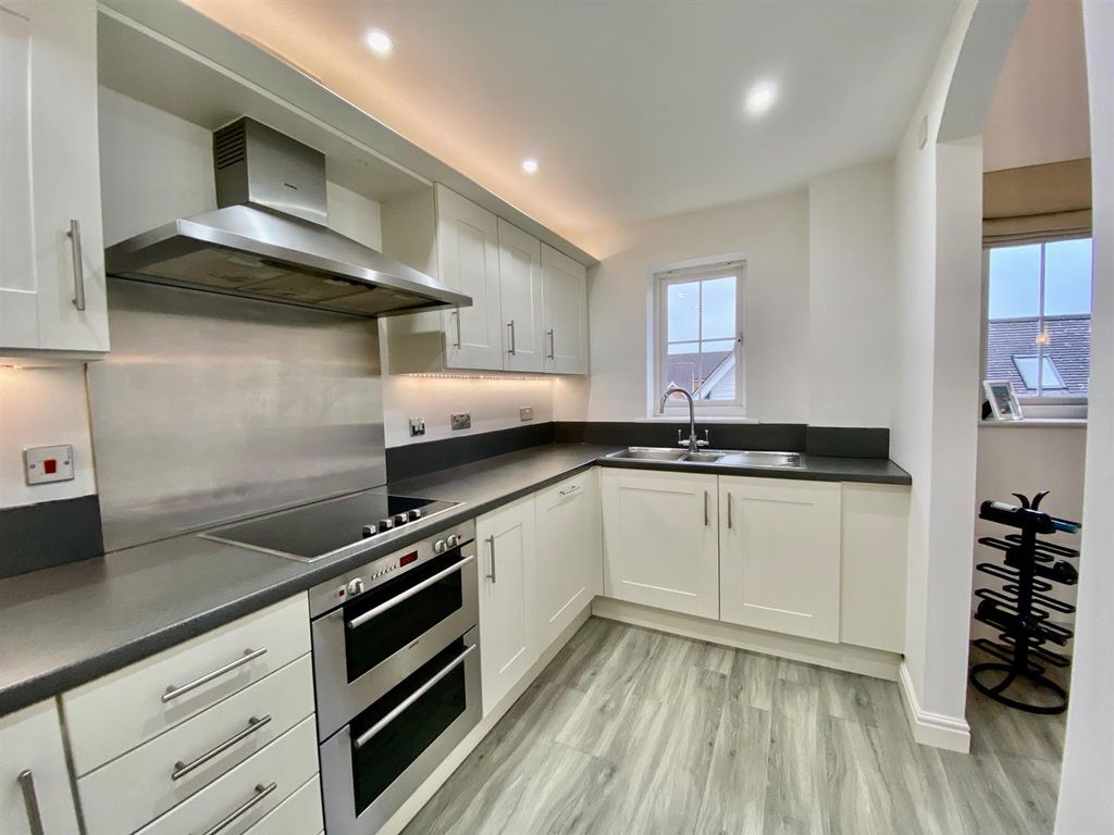 Property photo 3 of 9 8.Jpg