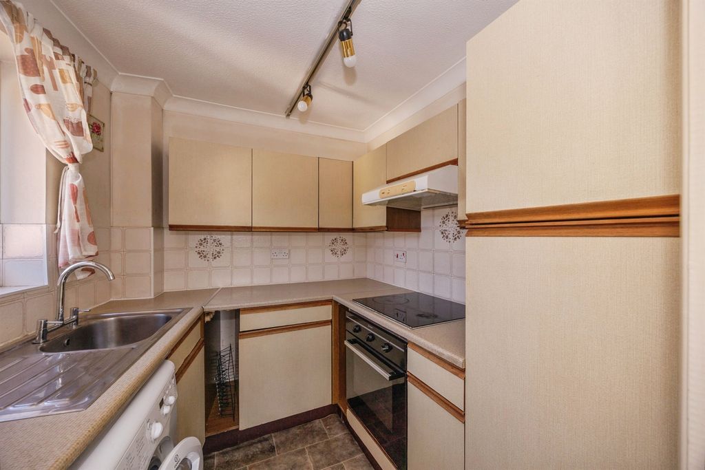 Property photo 3 of 10