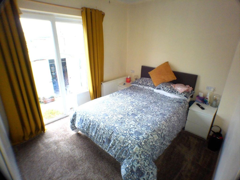 Property photo 3 of 31 Bedroom